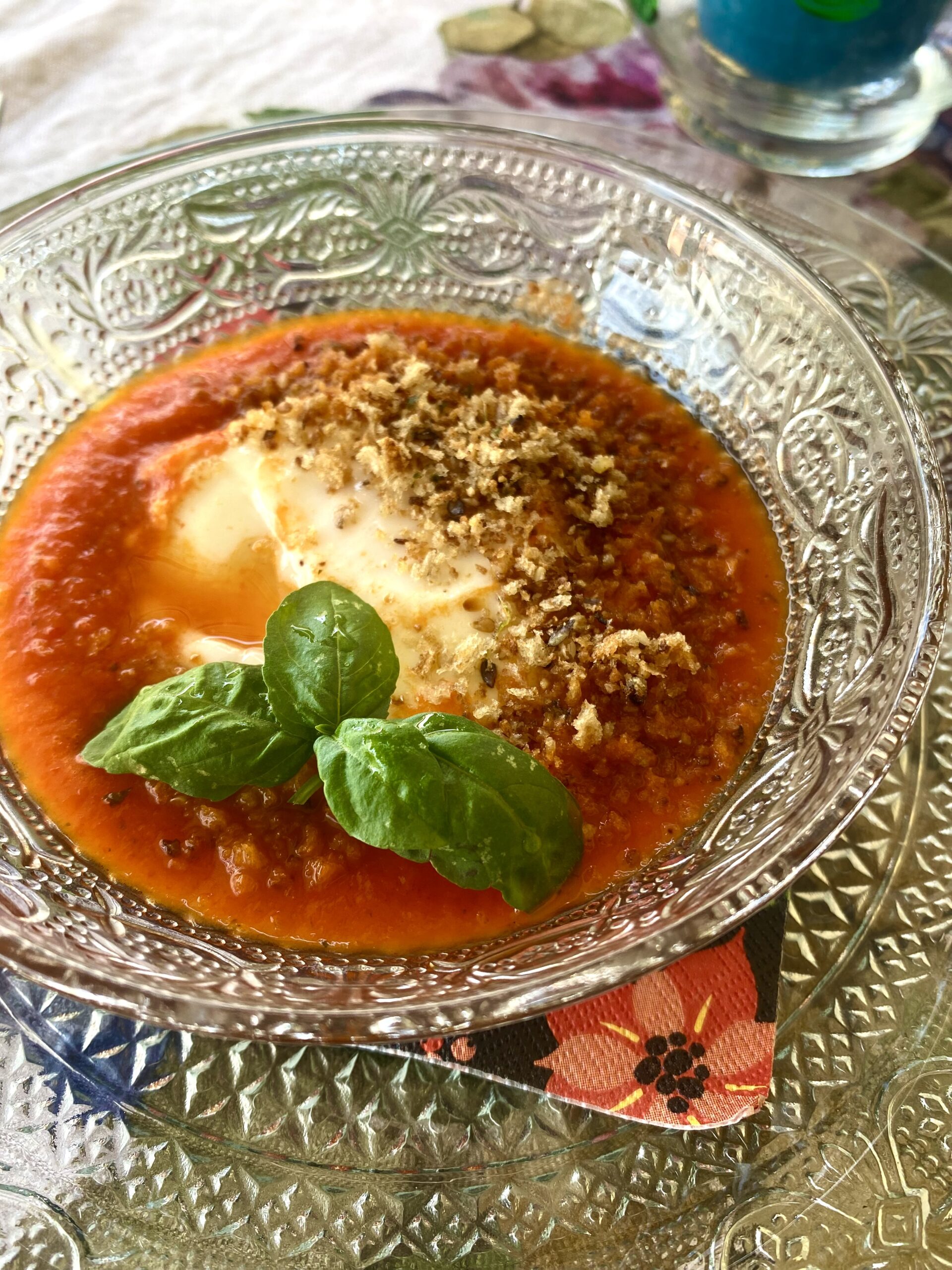 Uova in Purgatorio con crunch aromatizzato alle erbe - Carla La Contessina